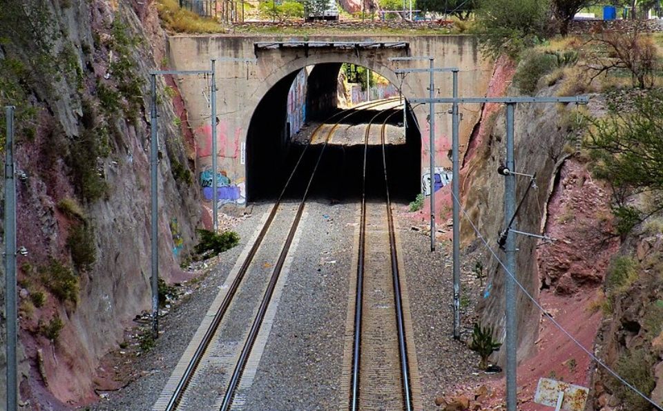 Antecedentes de la construcción del tren México–Querétaro: más de 40 años de promesas inconclusas e incumplidas